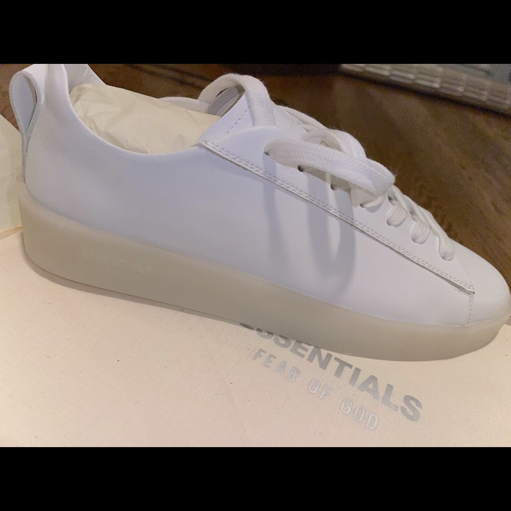 Essentials fear of God tennis shoe